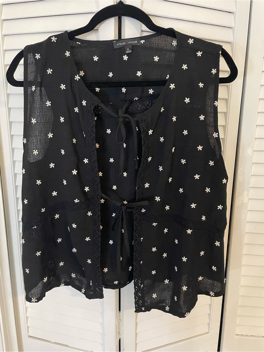 Moa Moa Black Sleeveless Tie-Front Camisole with White Floral Embroidery